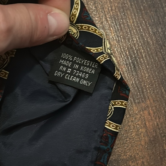 Looney Tunes Vintage 1994 Tie, Bugs Bunny, Tasmanian Devil, Daffy Duck - Picture 4 of 5